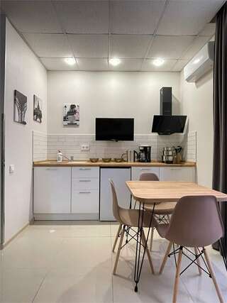 Гостиница Де Париж Анапа "Апартамент" 2-х местный с французским балконом (КУХНЯ)-2