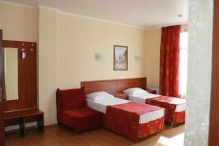 Гостиница Де Париж Анапа "Семейный" 2-х комнатный, 4-х местный с французским балконом-1