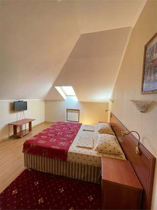 Гостиница Де Париж Анапа "Мансардный" 2-х комнатный, 4-х местный с МИНИ Кухней без балкона-3